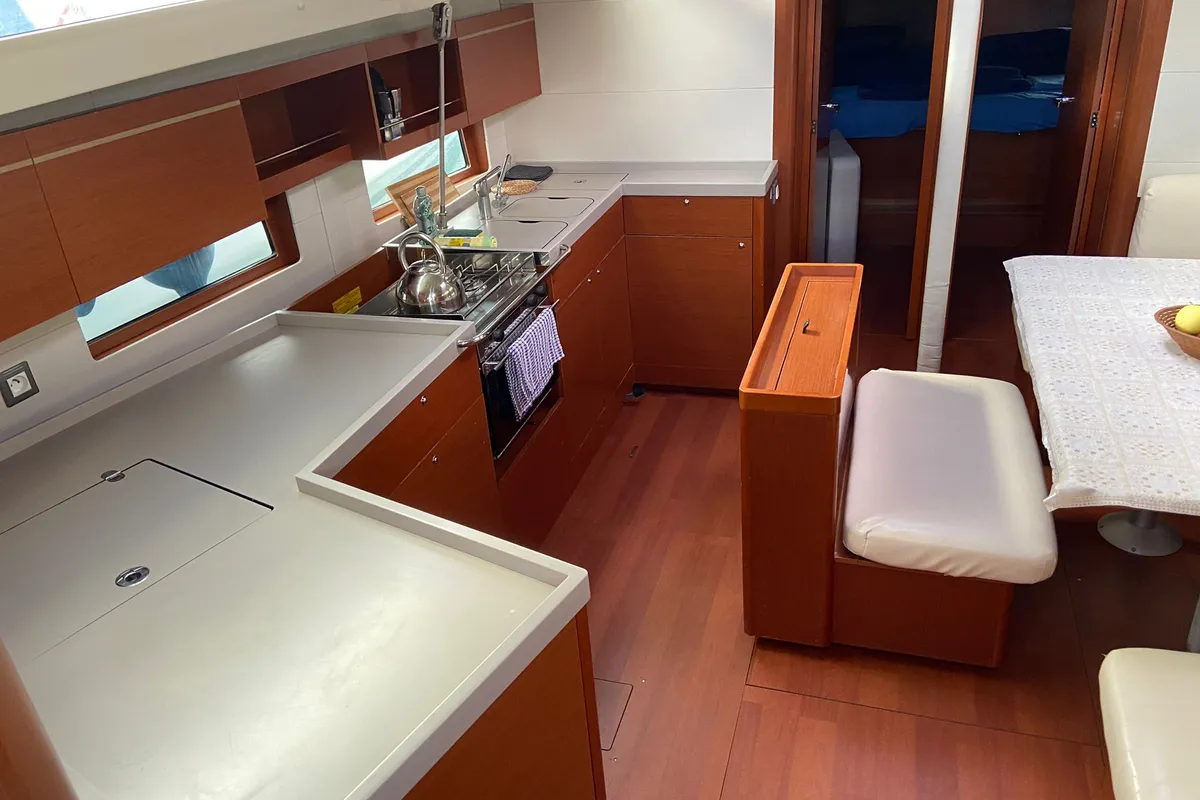 Galley of Elisa, a Beneteau Oceanis 46.1 sailboat at Procida, Italy