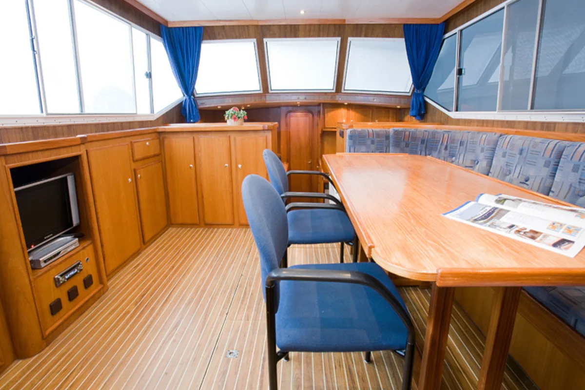 Salon of De Drait Renal 50, a motorboat at Drachten, Netherlands