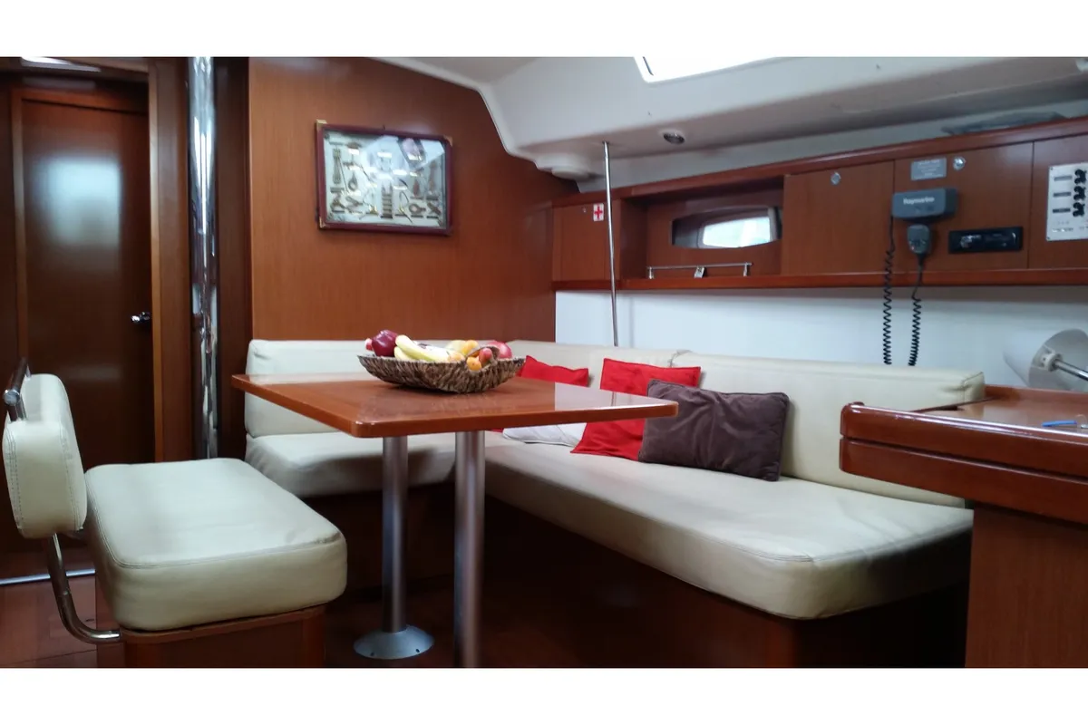 Salon of Carmen, a Beneteau Oceanis 43 sailboat at Athens, Greece