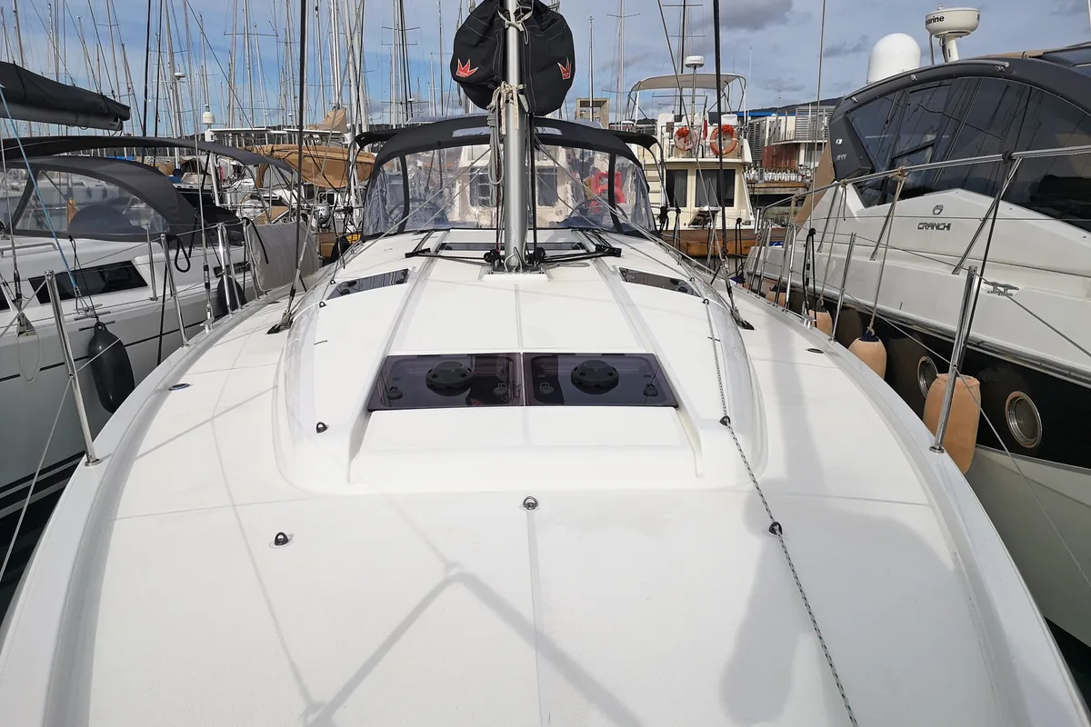Deck of Aquilante, a Jeanneau Sun Odyssey 440 sailboat at Rosignano Solvay, Italy