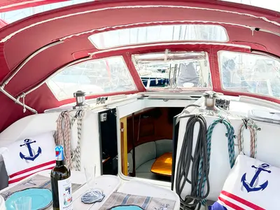 Deck of ARGO, a Beneteau Oceanis 393 sailboat at Athens, Marina Delta Kallithea, Greece