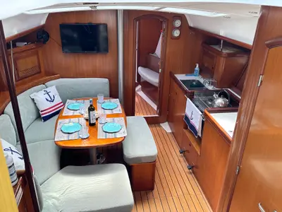 Salon of ARGO, a Beneteau Oceanis 393 sailboat at Athens, Marina Delta Kallithea, Greece