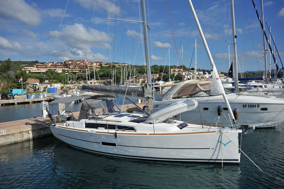 Salon of Karibu, a Dufour 360 GL sailboat at Olbia, Italy