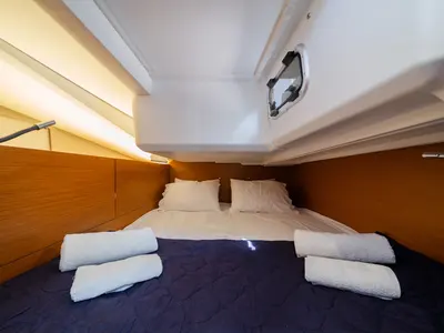 Cabin on Amorgos, a Jeanneau Sun Odyssey 440 sailboat at Lavreotiki, Greece
