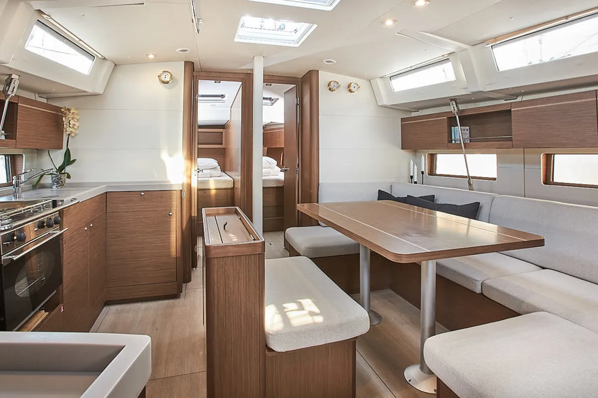 Salon of Mila 8, a Beneteau Oceanis 46.1 sailboat at Grad Kaštela, Croatia