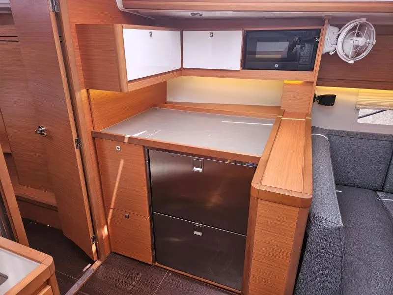 Cabin on Sunshine Daydream, a Dufour 430 sailboat at Charlotte Amalie, United States