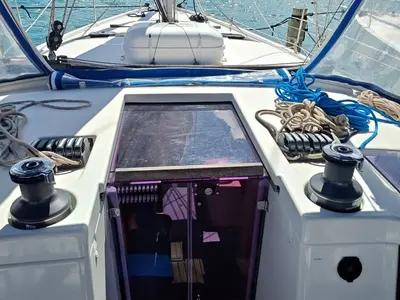Galley of Sunshine Daydream, a Dufour 430 sailboat at Charlotte Amalie, United States