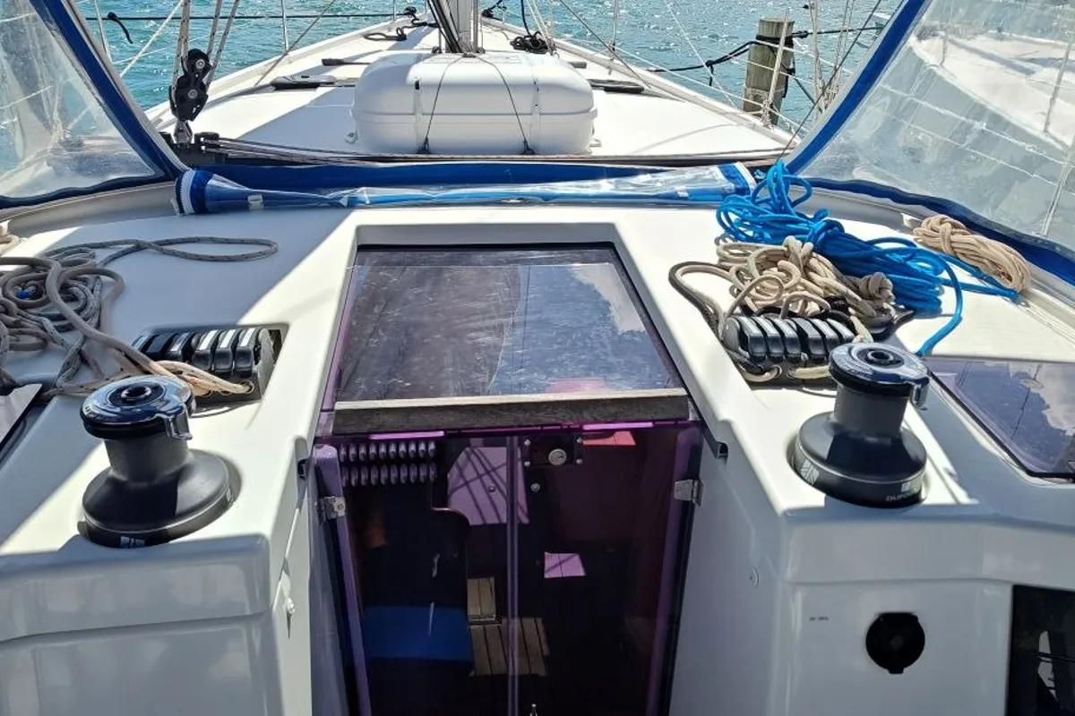 Galley of Sunshine Daydream, a Dufour 430 sailboat at Charlotte Amalie, United States