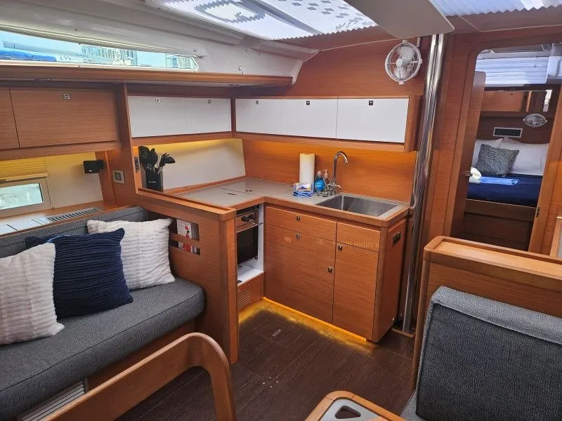 Galley of Sunshine Daydream, a Dufour 430 sailboat at Charlotte Amalie, United States