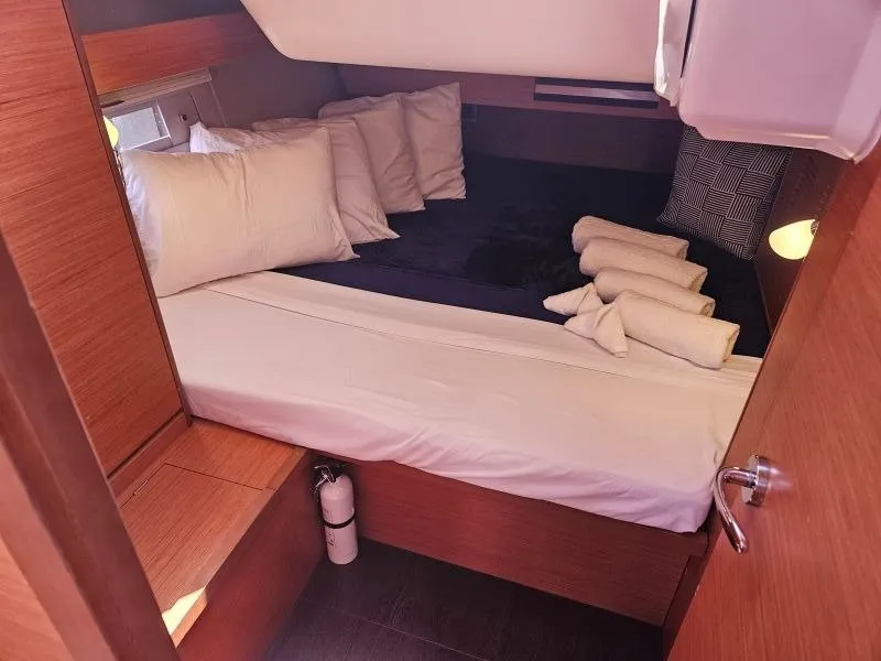 Salon of Sunshine Daydream, a Dufour 430 sailboat at Charlotte Amalie, United States