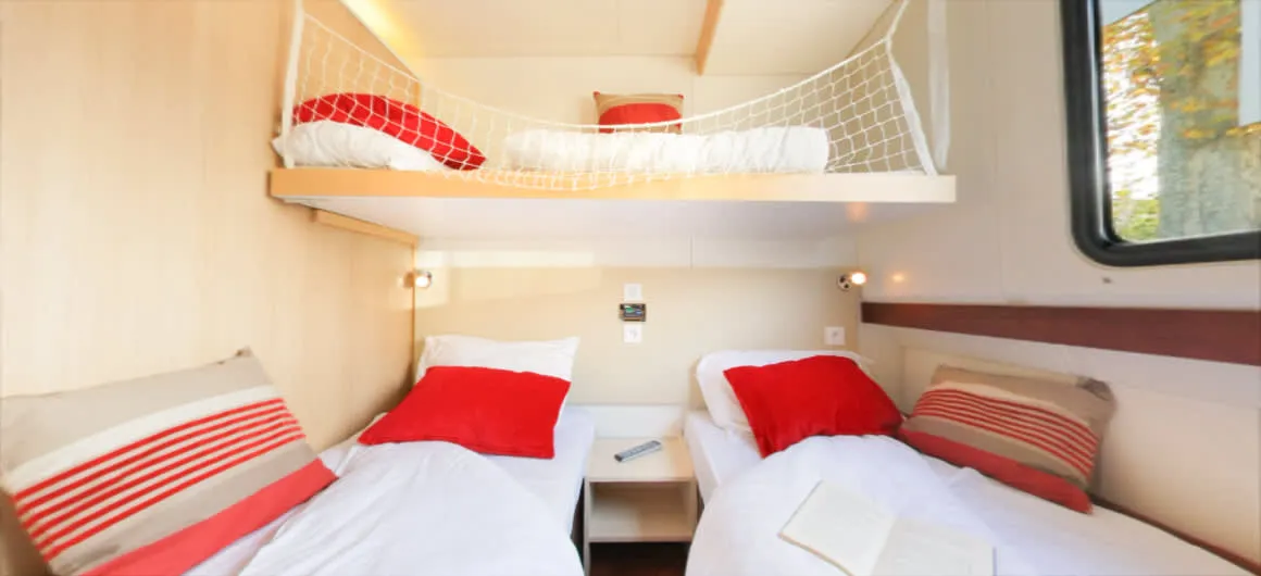 Cabin on Vision3 - Comfort Plus 15, a Cygnet Vision 3 motorboat at Migennes, France