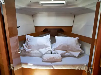 Cabin on Grape, a Jeanneau Sun Odyssey 349 sailboat at Biograd na Moru, Croatia