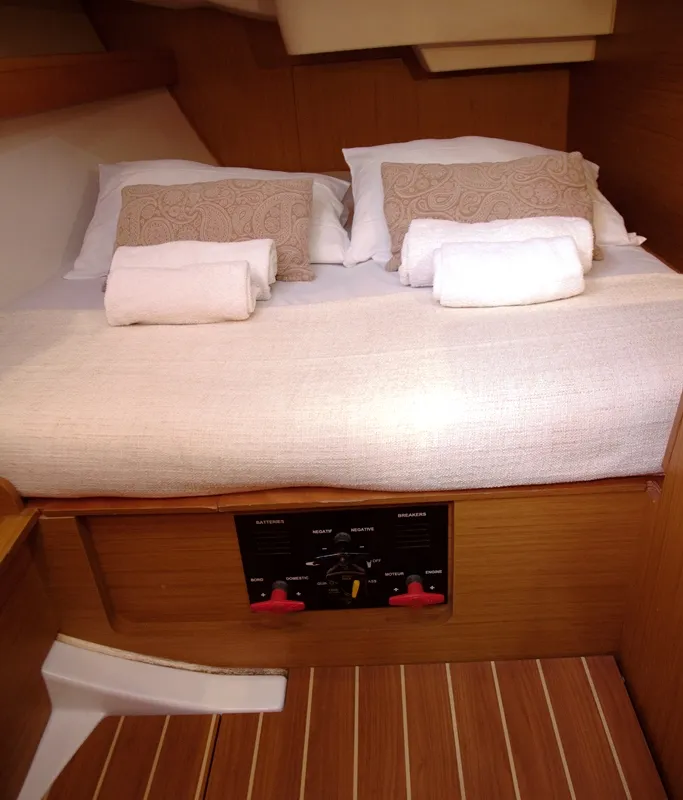 Cabin on Best Men, a Jeanneau Sun Odyssey 42i sailboat at Neo Klima, Greece