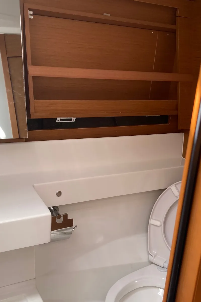 Head on STAR V, a Jeanneau Sun Odyssey 440 sailboat at Alameda, United States