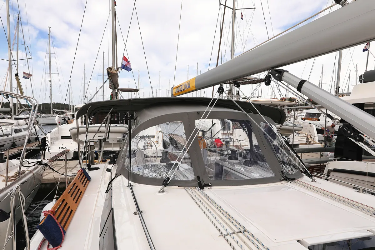 Salon of Levente, a Bavaria C42 sailboat at Grad Vodice, Croatia