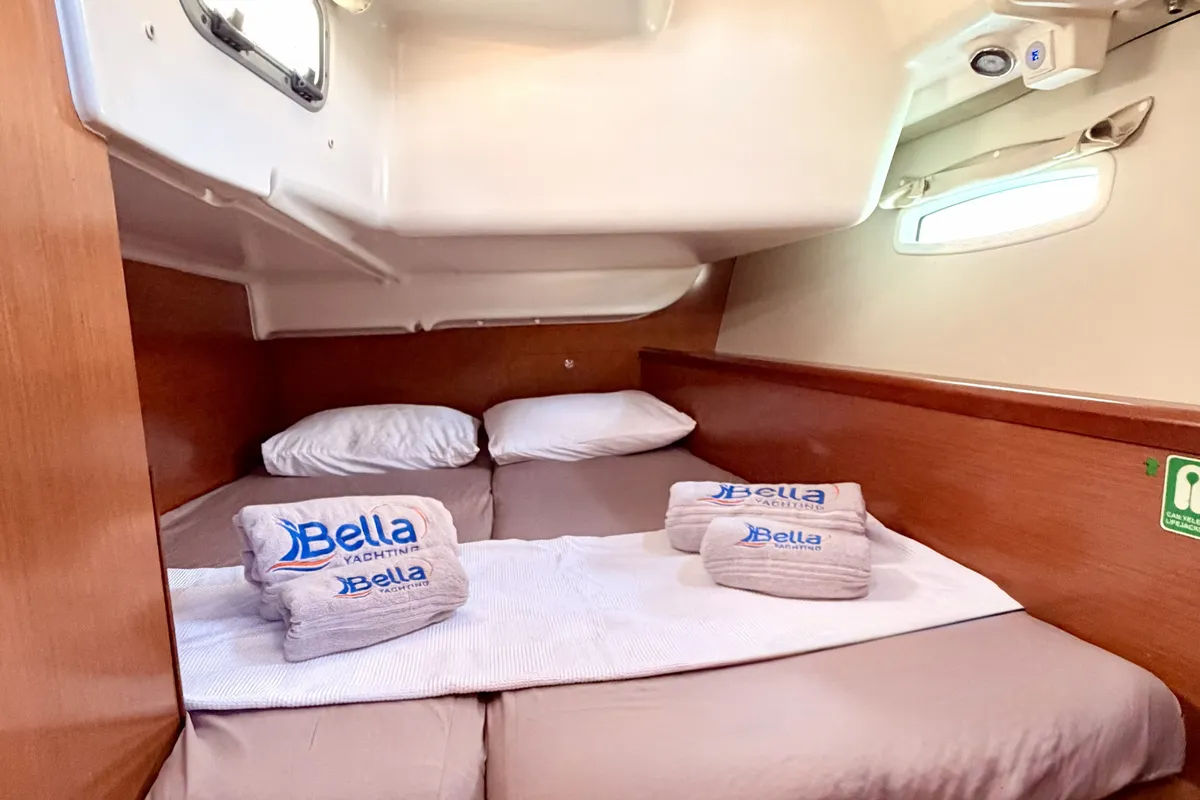 Cabin on Classic, a Beneteau Oceanis 40 sailboat at Fethiye, Turkey