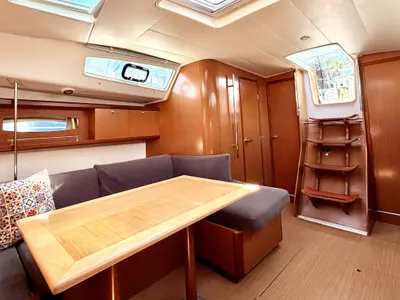 Salon of Classic, a Beneteau Oceanis 40 sailboat at Fethiye, Turkey