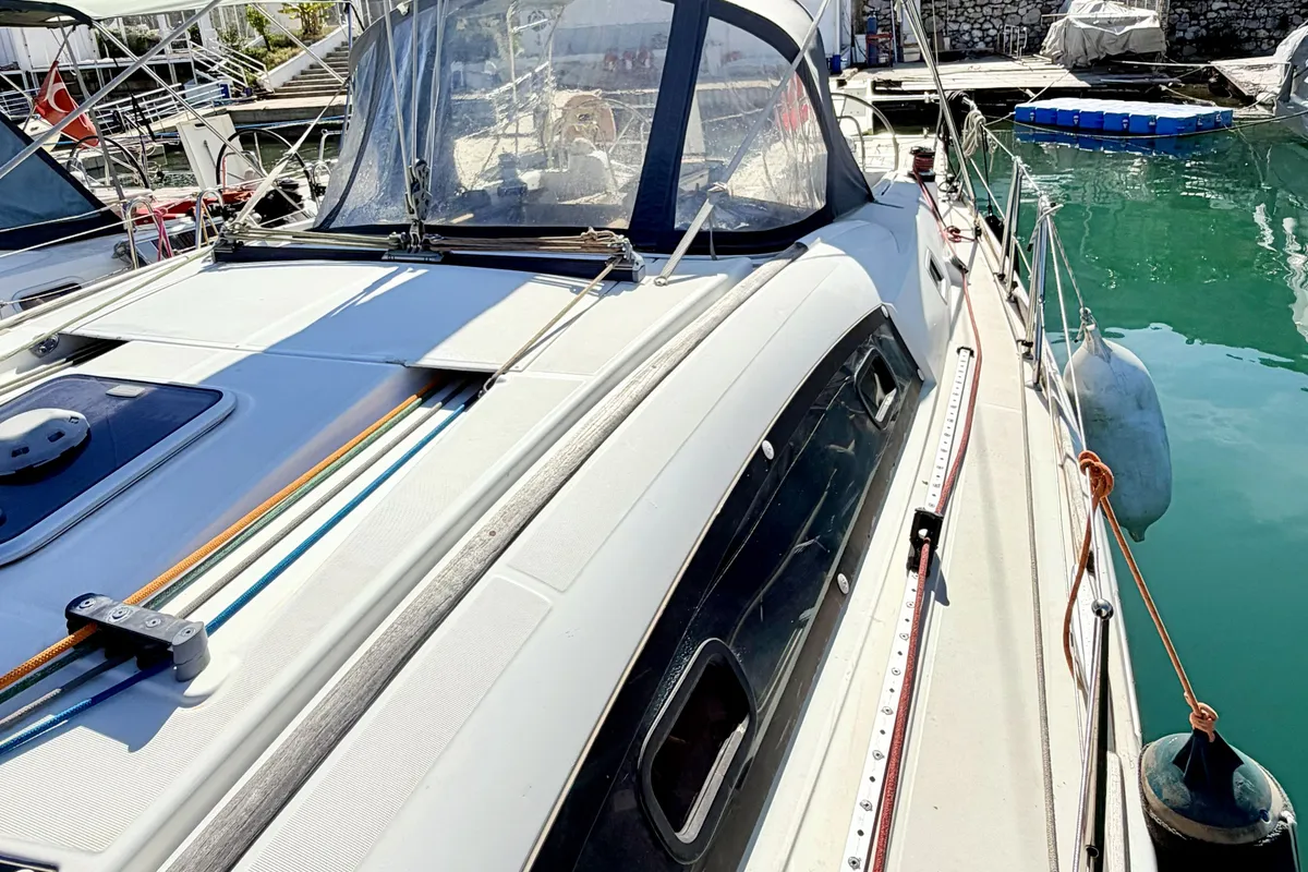 Exterior view of Classic, a Beneteau Oceanis 40 sailboat at Fethiye, Turkey