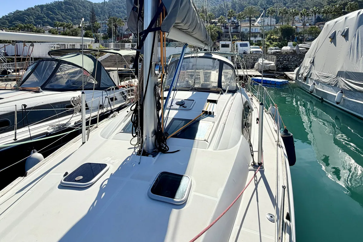Exterior view of Classic, a Beneteau Oceanis 40 sailboat at Fethiye, Turkey