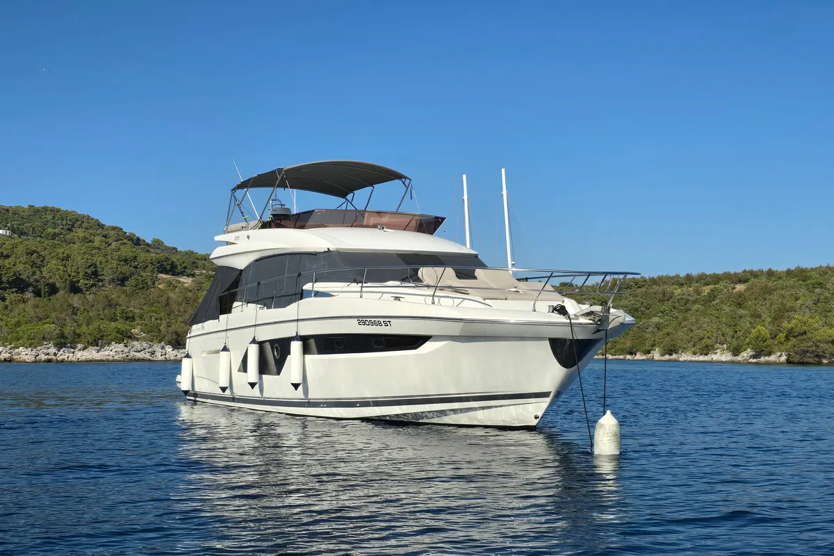 Exterior view of Medusa, a Jeanneau Prestige 520 Flybridge motor yacht at Split, Croatia