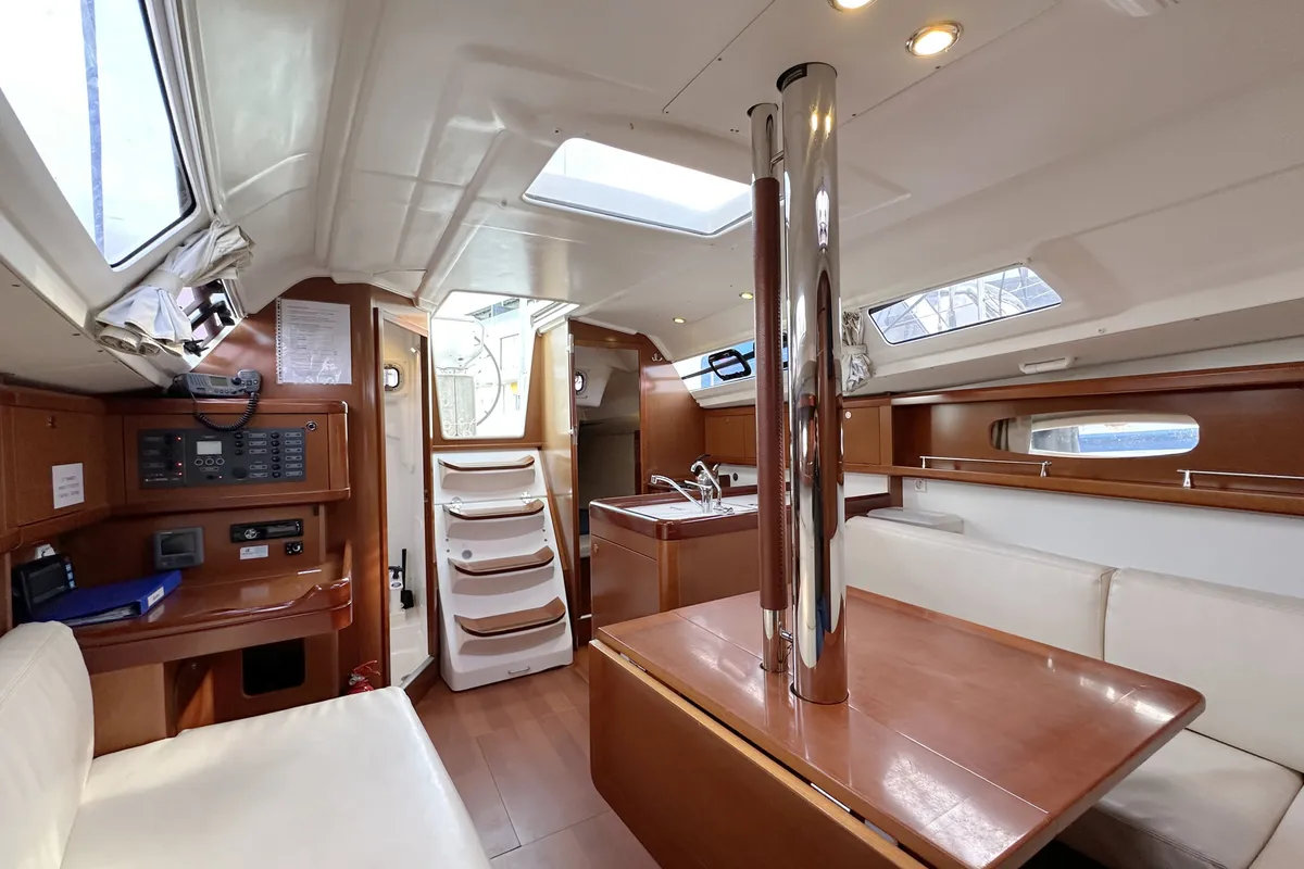 Salon of Mambo, a Beneteau Oceanis 31 sailboat at Heiligenhafen, Germany