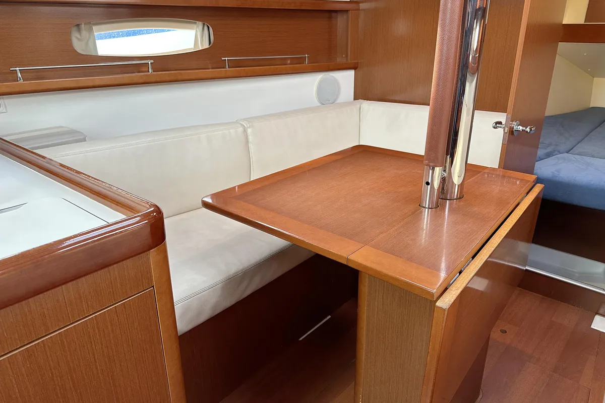 Salon of Mambo, a Beneteau Oceanis 31 sailboat at Heiligenhafen, Germany
