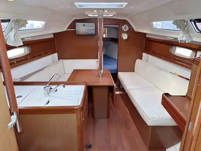 Salon of Mambo, a Beneteau Oceanis 31 sailboat at Heiligenhafen, Germany
