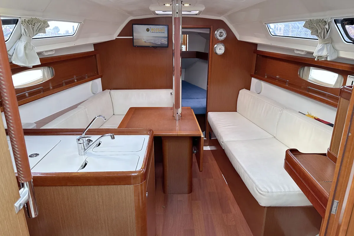 Salon of Mambo, a Beneteau Oceanis 31 sailboat at Heiligenhafen, Germany