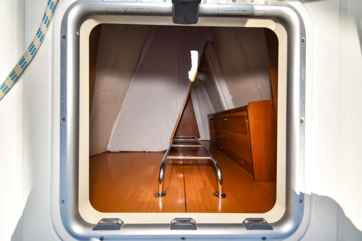 Cabin on Papalina, a Beneteau Cyclades 50.5 sailboat at Općina Sukošan, Croatia