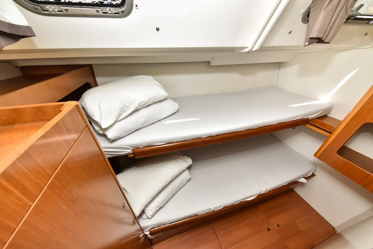 Cabin on Papalina, a Beneteau Cyclades 50.5 sailboat at Općina Sukošan, Croatia