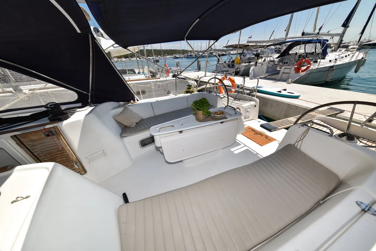 Cockpit of Papalina, a Beneteau Cyclades 50.5 sailboat at Općina Sukošan, Croatia