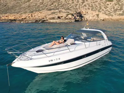 Deck of Barlovento Segundo, a Bavaria Sport 35 motorboat at Palma de Mallorca, Spain