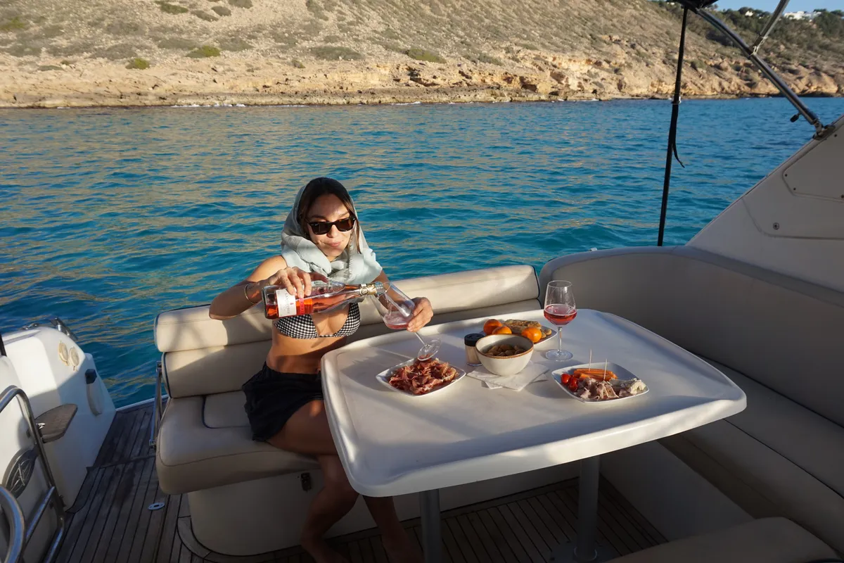Cabin on Barlovento Segundo, a Bavaria Sport 35 motorboat at Palma de Mallorca, Spain