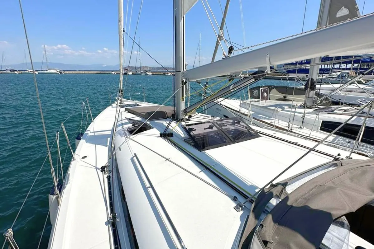 Exterior view of North Wind 44, a Jeanneau Sun Odyssey 440 sailboat at Sipias, Greece