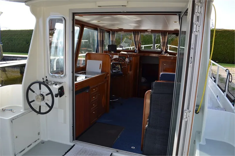 Deck of Tessa, a De Drait Monty Bank Trawler 9.5 motorboat at Woudsend, Netherlands