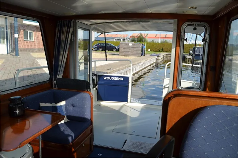 Salon of Tessa, a De Drait Monty Bank Trawler 9.5 motorboat at Woudsend, Netherlands