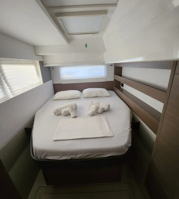 Head on Beghe, a Beneteau Oceanis 35.1 sailboat at Cannigione, Italy