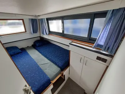 Cabin on Sunshine, a De Drait Safari Houseboat 1050 motorboat at Drachten, Netherlands