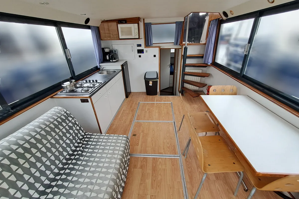 Salon of Sunshine, a De Drait Safari Houseboat 1050 motorboat at Drachten, Netherlands