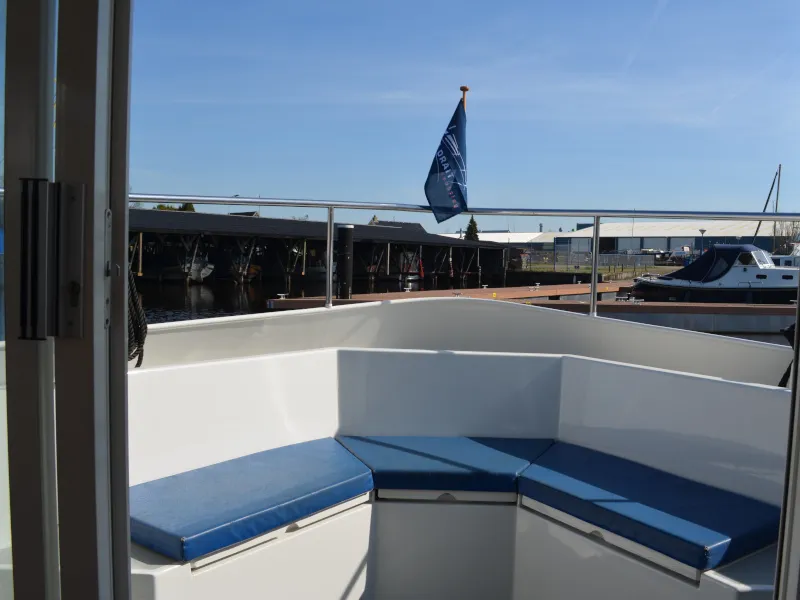 Deck of Sunshine, a De Drait Safari Houseboat 1050 motorboat at Drachten, Netherlands