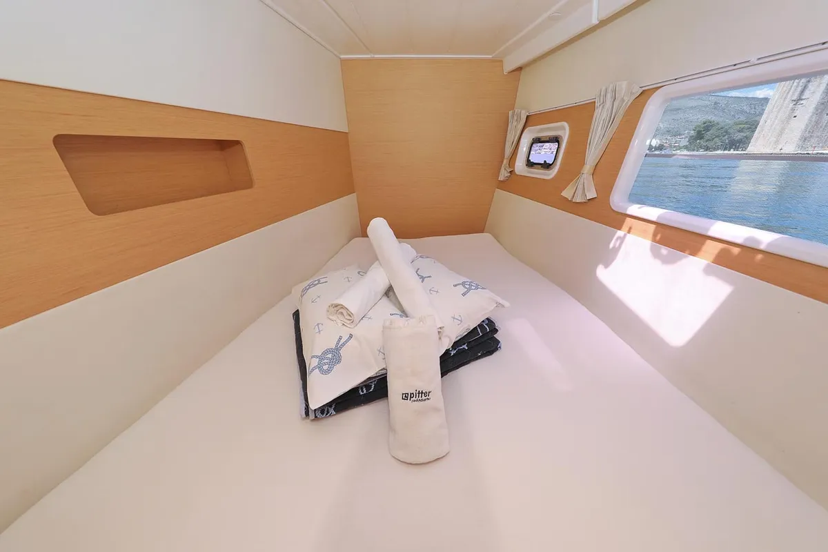 Cabin on Pagomo nayan, a Lagoon 400 catamaran at Grad Trogir, Croatia