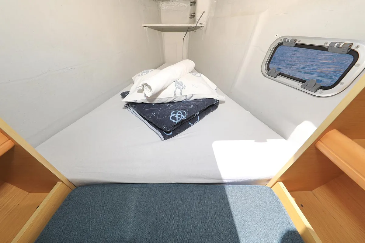 Cabin on Pagomo nayan, a Lagoon 400 catamaran at Grad Trogir, Croatia
