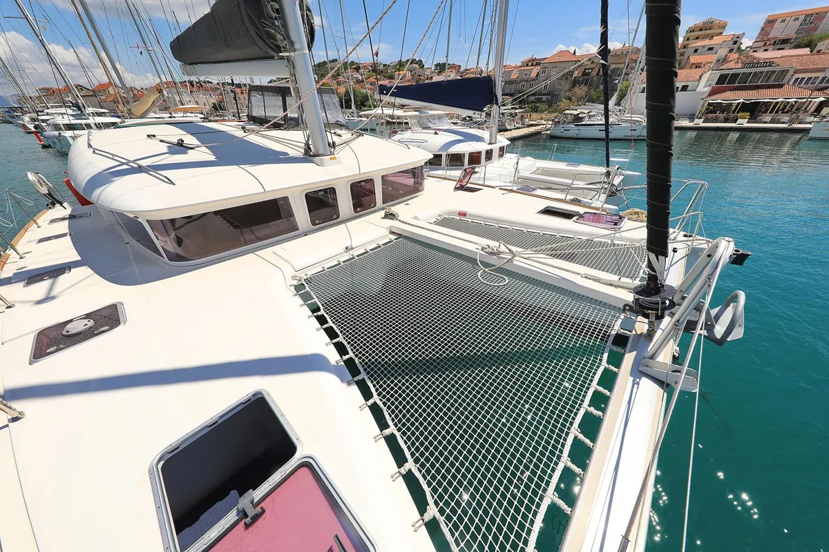 Deck of Pagomo nayan, a Lagoon 400 catamaran at Grad Trogir, Croatia