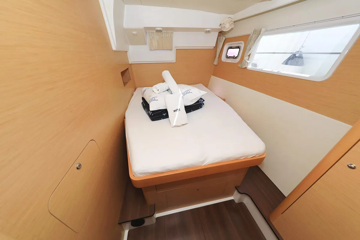 Cabin on Pagomo nayan, a Lagoon 400 catamaran at Grad Trogir, Croatia