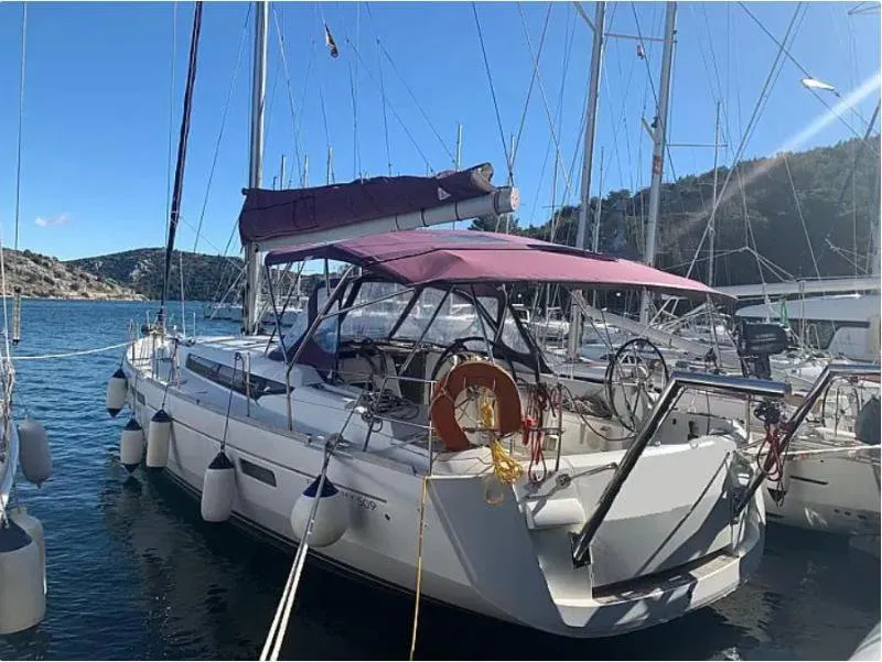 Exterior view of Evelina, a Jeanneau Sun Odyssey 509 sailboat at Kontokali, Greece