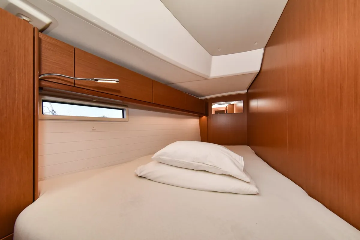 Cabin on Paola, a Bavaria Cruiser 46 sailboat at Općina Sukošan, Croatia