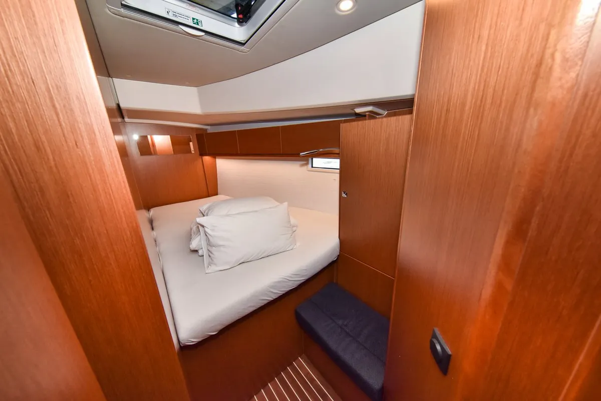 Cabin on Paola, a Bavaria Cruiser 46 sailboat at Općina Sukošan, Croatia