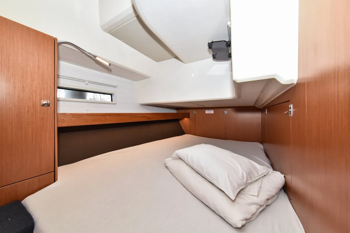 Cabin on Paola, a Bavaria Cruiser 46 sailboat at Općina Sukošan, Croatia