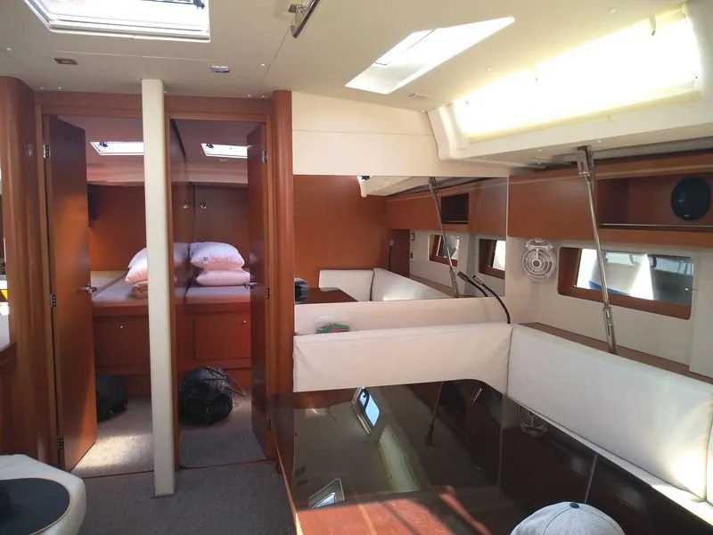 Cabin on Famiglia, a Beneteau Oceanis 51.1 sailboat at Athens, Greece