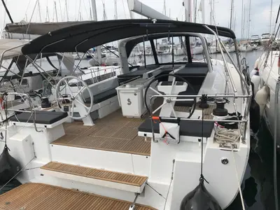 Deck of Famiglia, a Beneteau Oceanis 51.1 sailboat at Athens, Greece